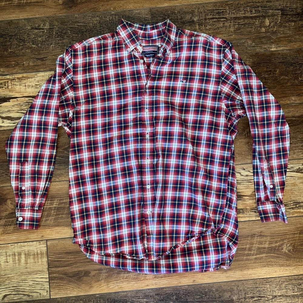 Red plaid VV button-up